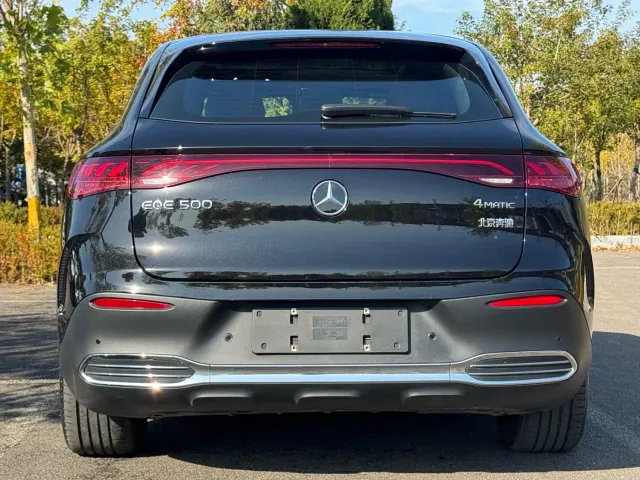 Mercedes-Benz EQE SUV — Фото автомобиля 8