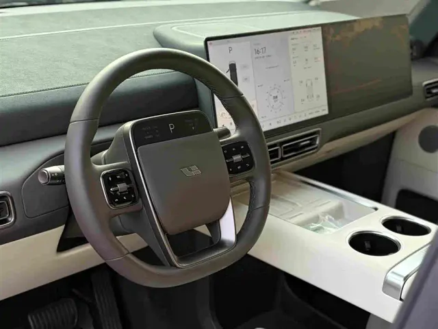 Li Auto MEGA — Фото автомобиля 10