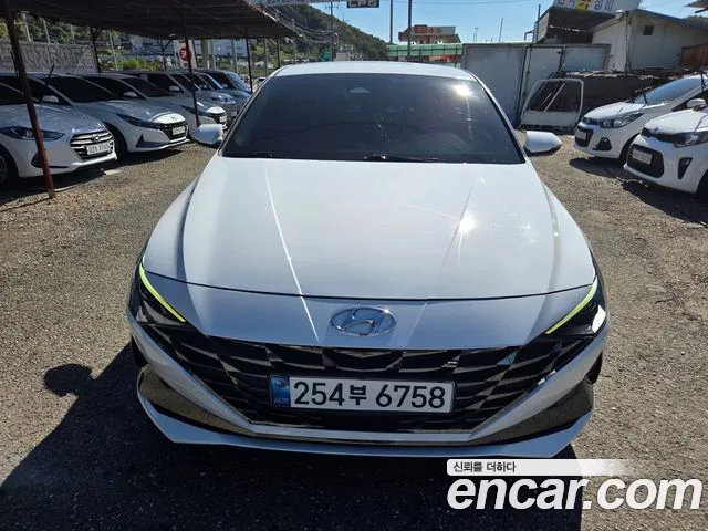 Hyundai Avante CN7 — Фото автомобиля 3
