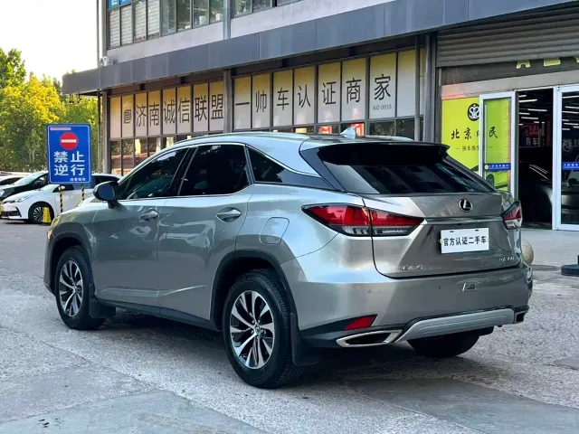Lexus RX — Фото автомобиля 9