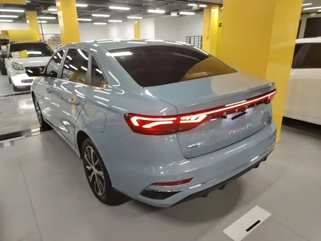 Geely Emgrand — Фото автомобиля 4