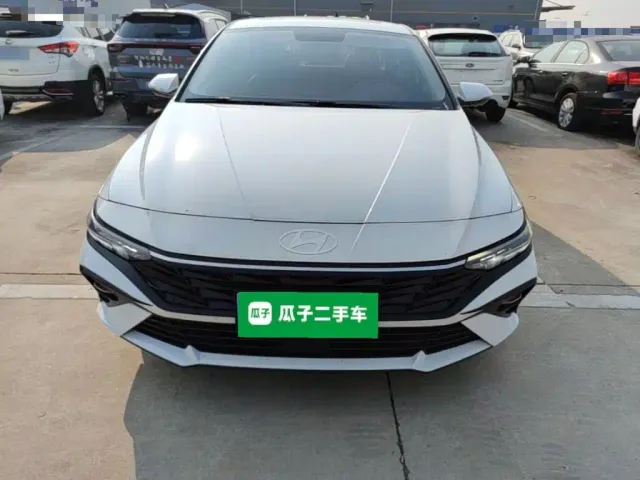 Hyundai Elantra — Фото автомобиля 2