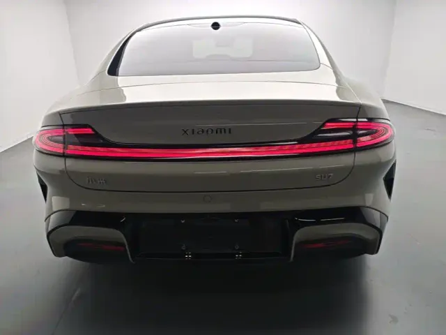 Xiaomi SU7 — Фото автомобиля 5