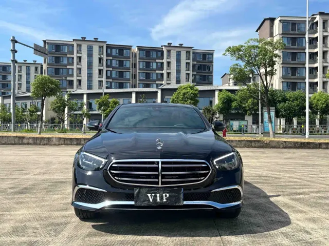 Mercedes-Benz E-Class — Фото автомобиля 2