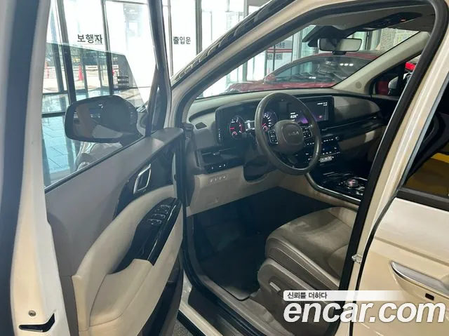 Kia Carnival Generation 4 — Фото автомобиля 16