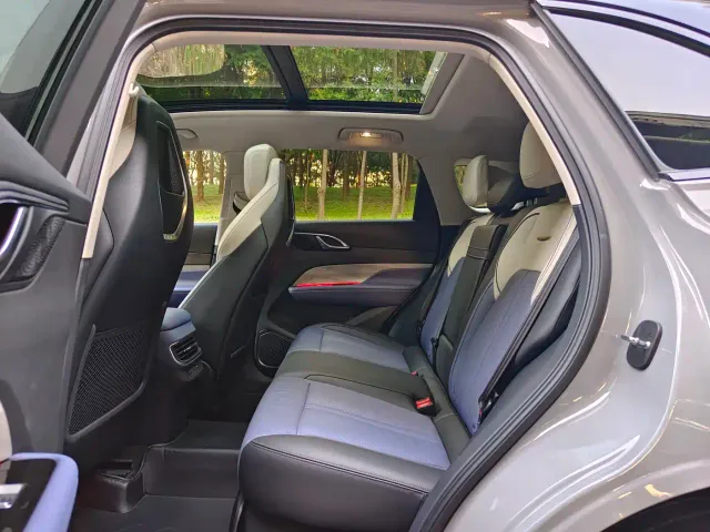 Hongqi HS3 — Фото автомобиля 17