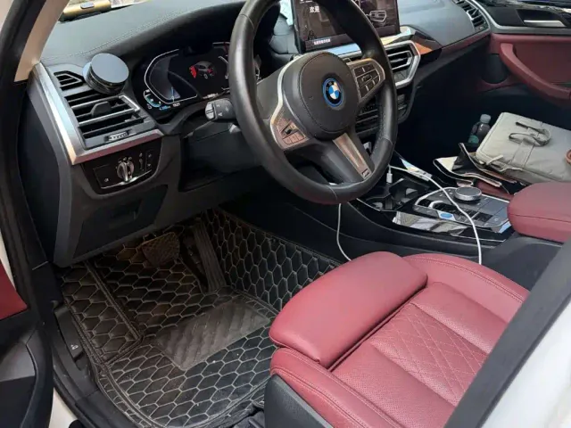BMW iX3 — Фото автомобиля 5