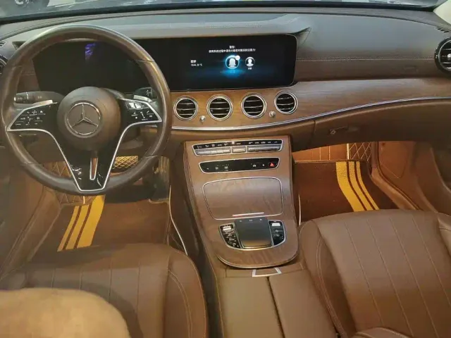 Mercedes-Benz E-Class — Фото автомобиля 12