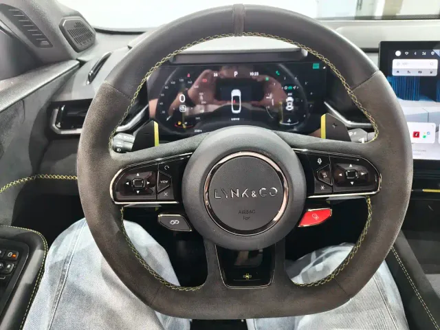 Lynk & Co 03 — Фото автомобиля 15