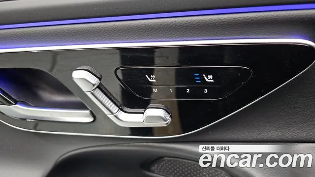 Mercedes-Benz E-Class — Фото автомобиля 28