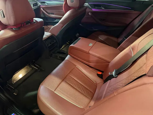 BMW 5 Series — Фото автомобиля 9
