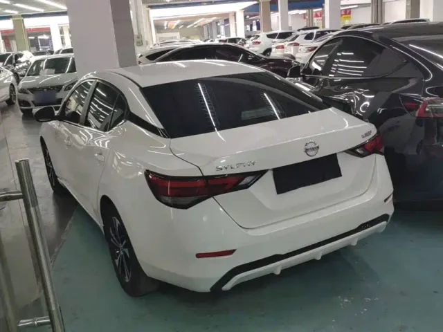 Nissan Sylphy — Фото автомобиля 4