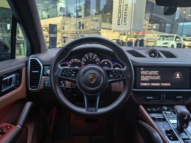 Porsche Cayenne — Фото автомобиля 5