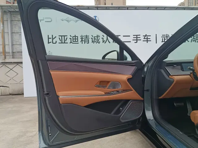BYD Han L — Фото автомобиля 10