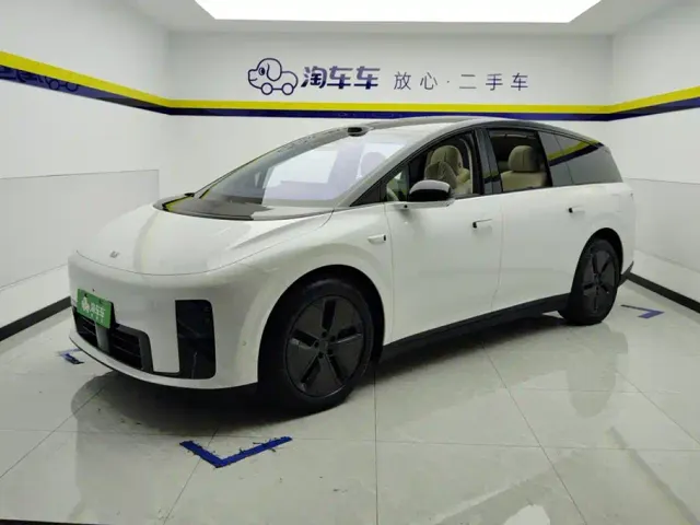 Фотография автомобиля — Li Auto i8