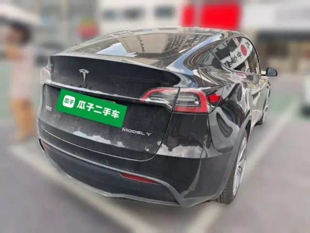 Tesla Model Y — Фото автомобиля 4