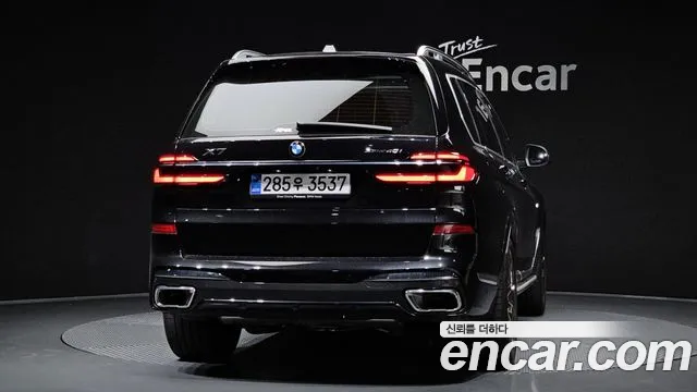 BMW X7 — Фото автомобиля 4