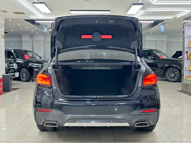 BMW 5 Series — Фото автомобиля 7