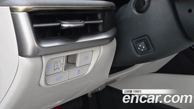 Hyundai Grandeur Grandeur (GN7) 2.5 Бензин 2WD — Фото автомобиля 15