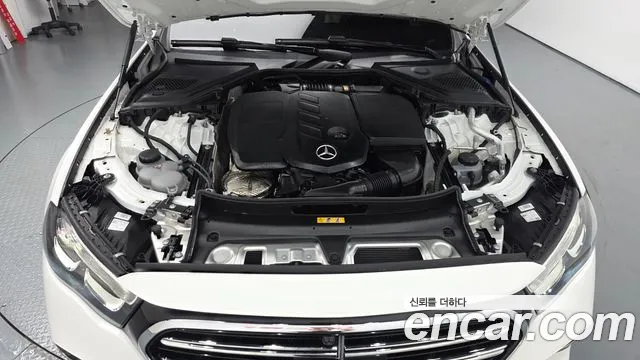 Mercedes-Benz E-Class — Фото автомобиля 6