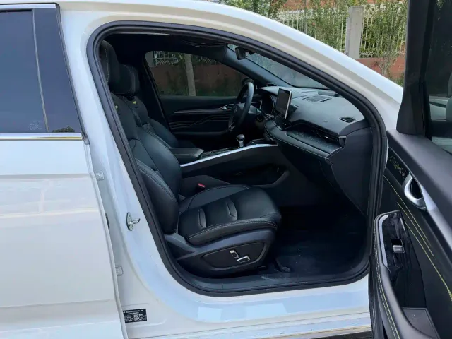 Geely Xingrui — Фото автомобиля 9