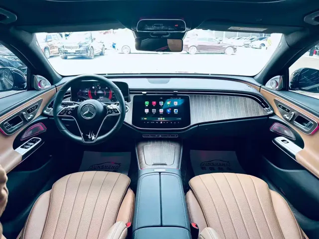 Mercedes-Benz E-Class — Фото автомобиля 5