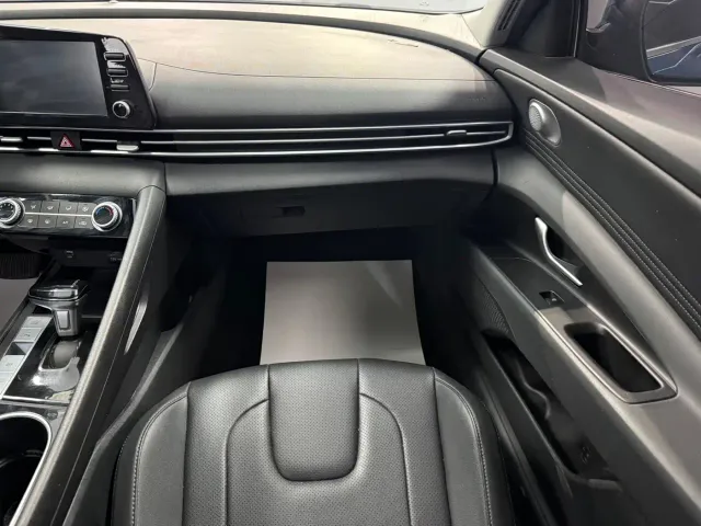Hyundai Elantra — Фото автомобиля 14