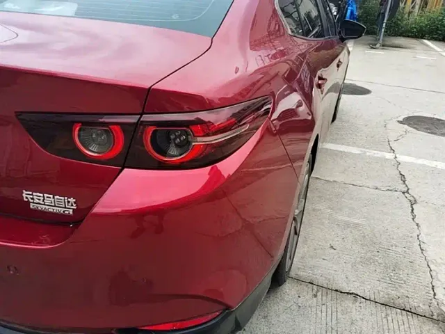 Mazda Axela — Фото автомобиля 7