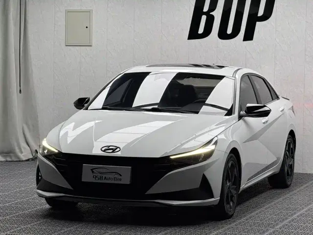 Фотография автомобиля — Hyundai Elantra