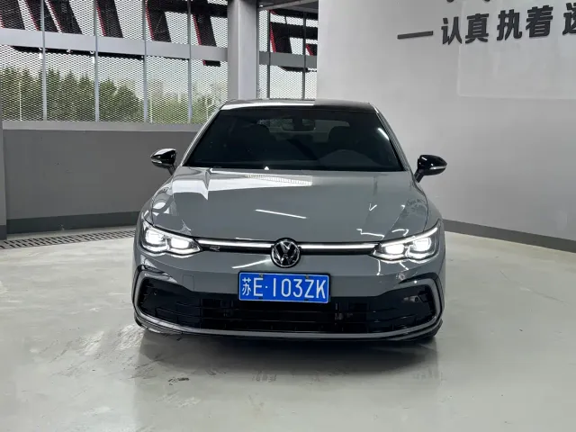 Volkswagen Golf — Фото автомобиля 2