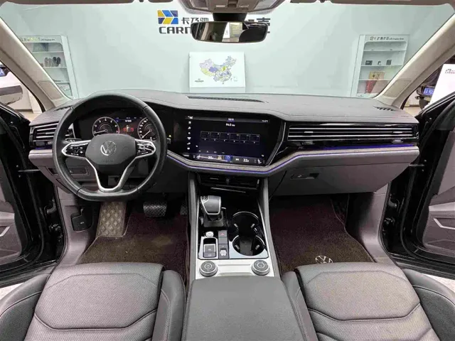 Volkswagen Touareg — Фото автомобиля 11