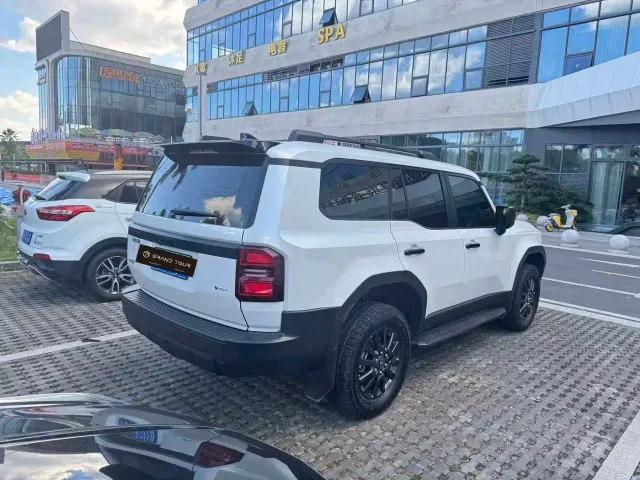 Toyota Prado — Фото автомобиля 5