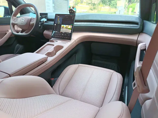 Nio EC6 — Фото автомобиля 12