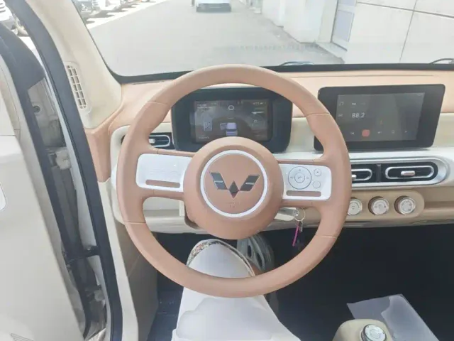 Wuling Hongguang Mini EV — Фото автомобиля 10