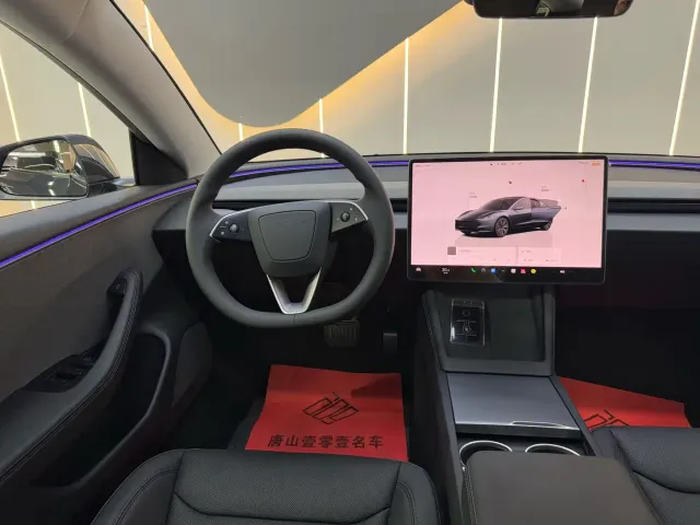 Tesla Model 3 — Фото автомобиля 20