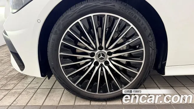 Mercedes-Benz E-Class E-класс W214 E300 4MATIC Exclusive — Фото автомобиля 5