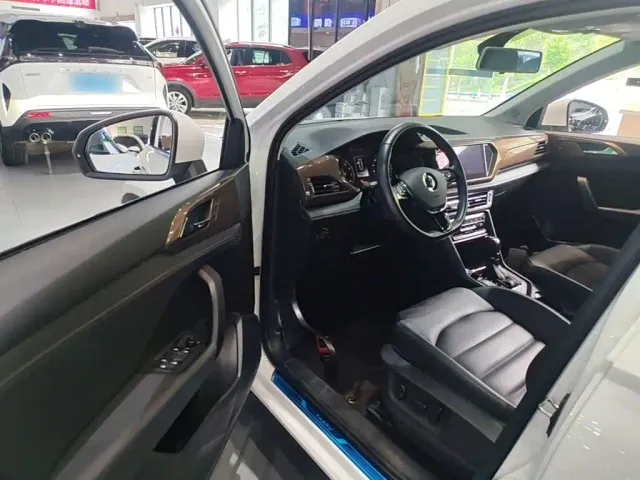 Volkswagen Tharu — Фото автомобиля 15