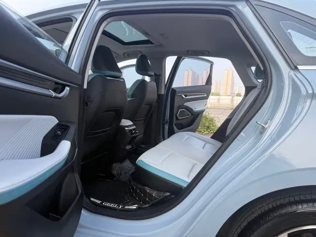 Geely Emgrand — Фото автомобиля 18