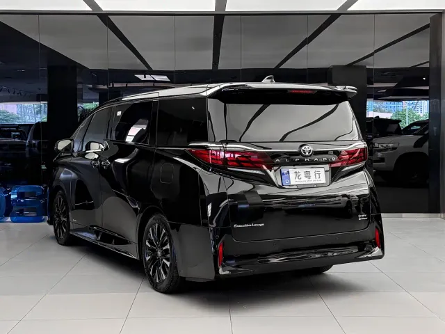 Toyota Alphard — Фото автомобиля 4