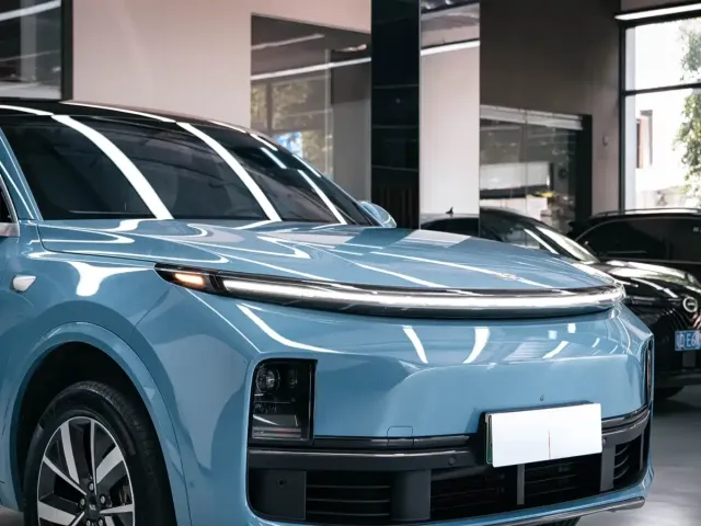 Li Auto L8 — Фото автомобиля 7