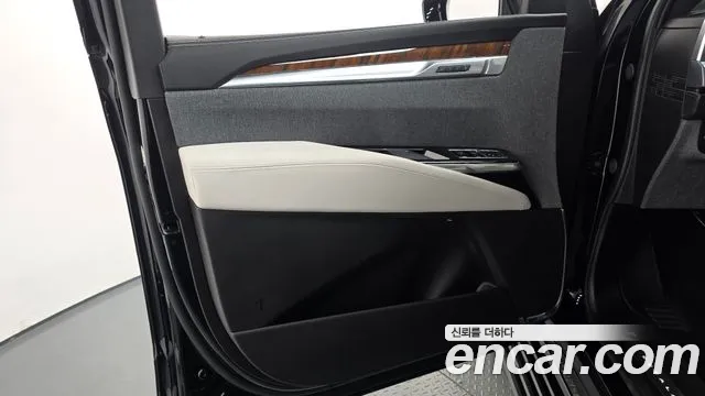 Cadillac Escalade — Фото автомобиля 13