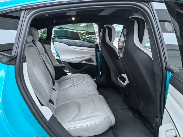 Xiaomi SU7 — Фото автомобиля 11