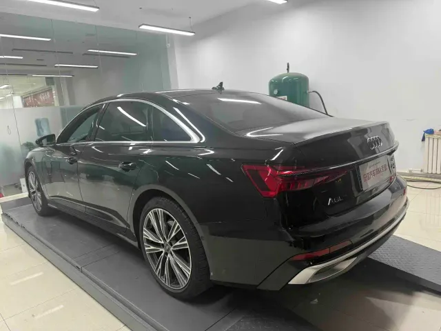 Audi A6L — Фото автомобиля 10