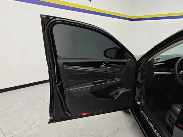 Volkswagen Passat — Фото автомобиля 7