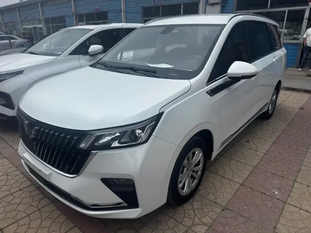 Фотография автомобиля — Wuling Jiachen