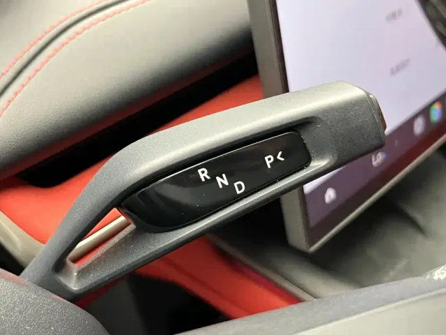 Xiaomi SU7 — Фото автомобиля 19