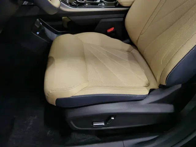 Geely Boyue L — Фото автомобиля 20