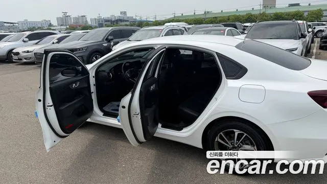 Kia K3 Generation 2 — Фото автомобиля 9
