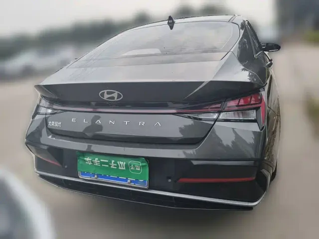 Hyundai Elantra — Фото автомобиля 3