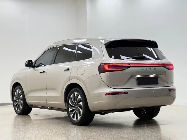 Aito M7 — Фото автомобиля 4